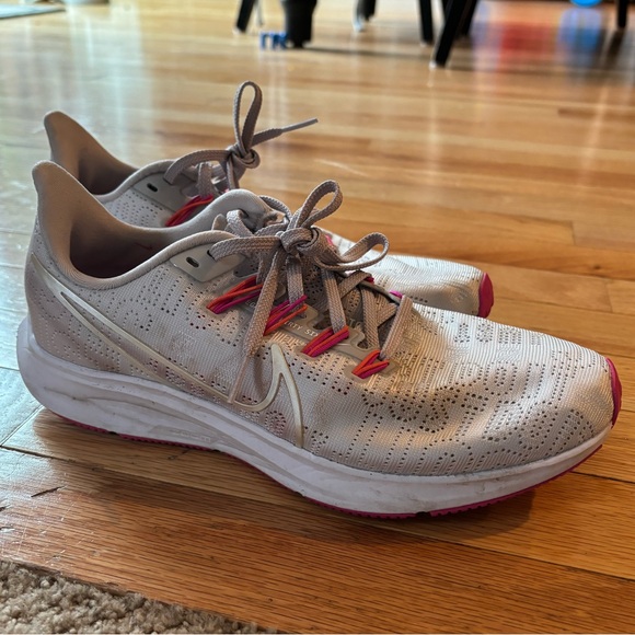 nike women’s running sneakers - size 8 - Picture 4 of 6